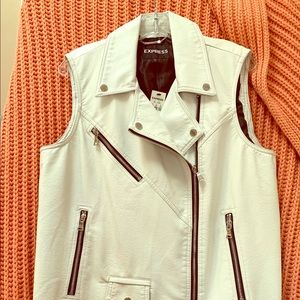 Purchased, but never wore. Still has price tag!